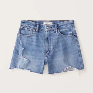Abercrombie & Fitch Curve Love High Rise 4 Inch Mom Short Size 36